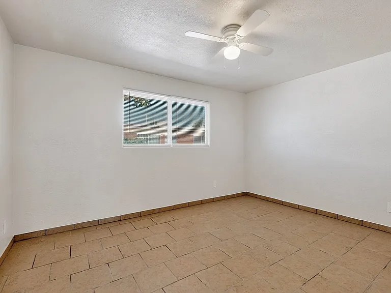 536 Cardenas Dr SE — Photo 22