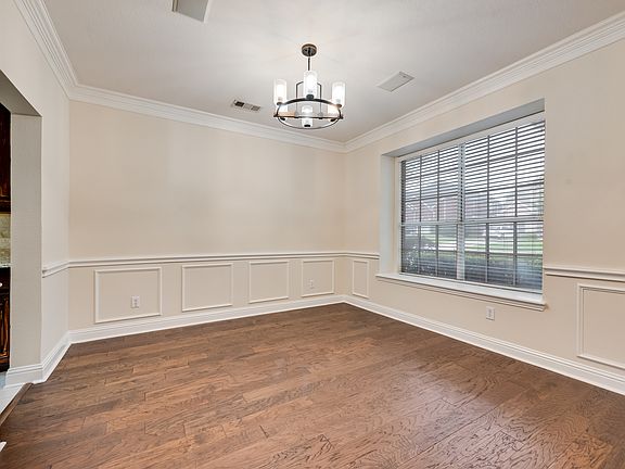 4th image of 9122 Bottlebrush Ln
