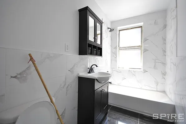 Rented by Spire Group | media 11