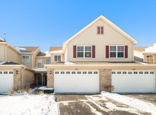 445 Dancer Ln, Oswego, IL 60543