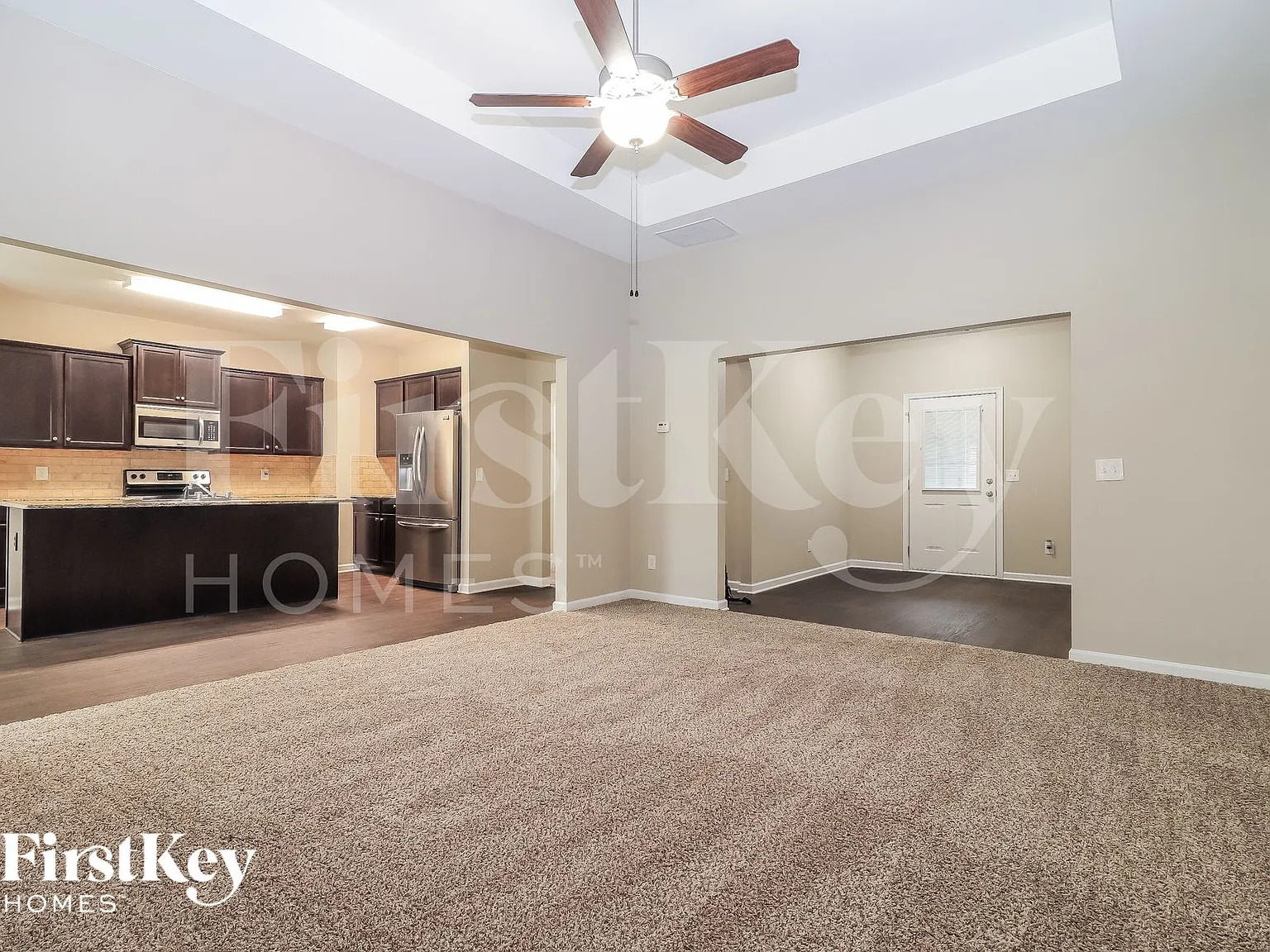 4 bed, 2.0 bath, 1715 sqft, $2,220 — Photo 4