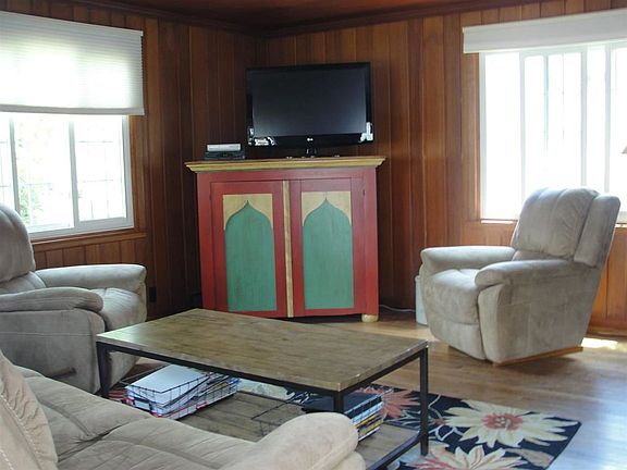 4th image of 1124 Smith Ave