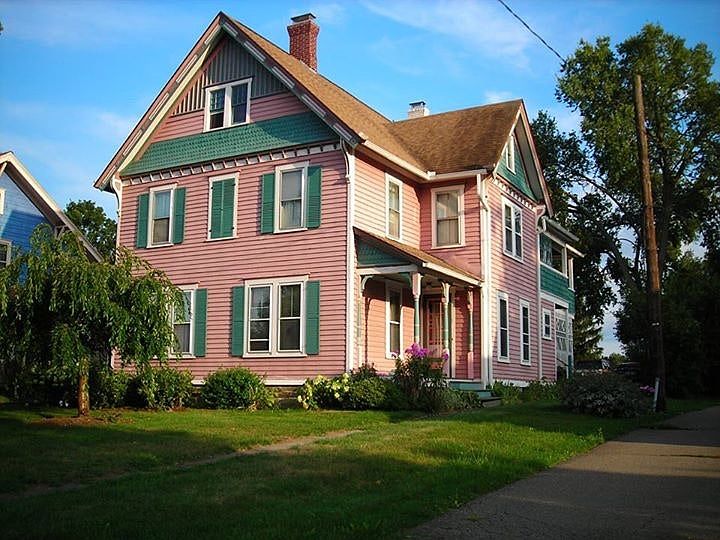 1st image of 418 E Main St