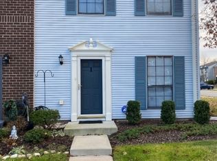 1 Tracy Ct, Franklin Park, NJ 08823