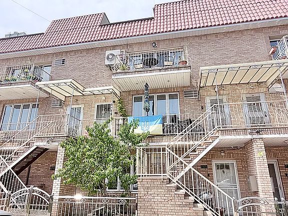 2nd image of 2578 W 16th St #1B