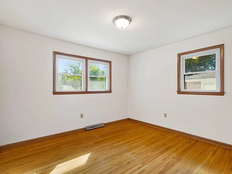 2107 Garden Dr — Photo 17