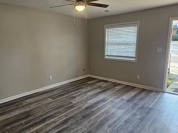 5th image of 1418 Burgess Dr #1-08