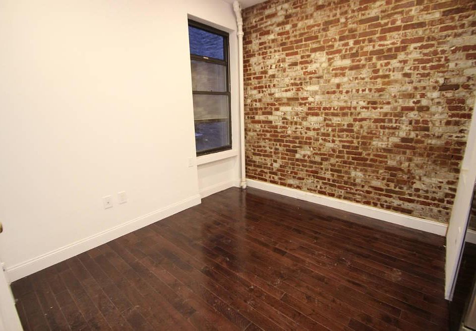 2nd image of 174 E 85th St APT A4