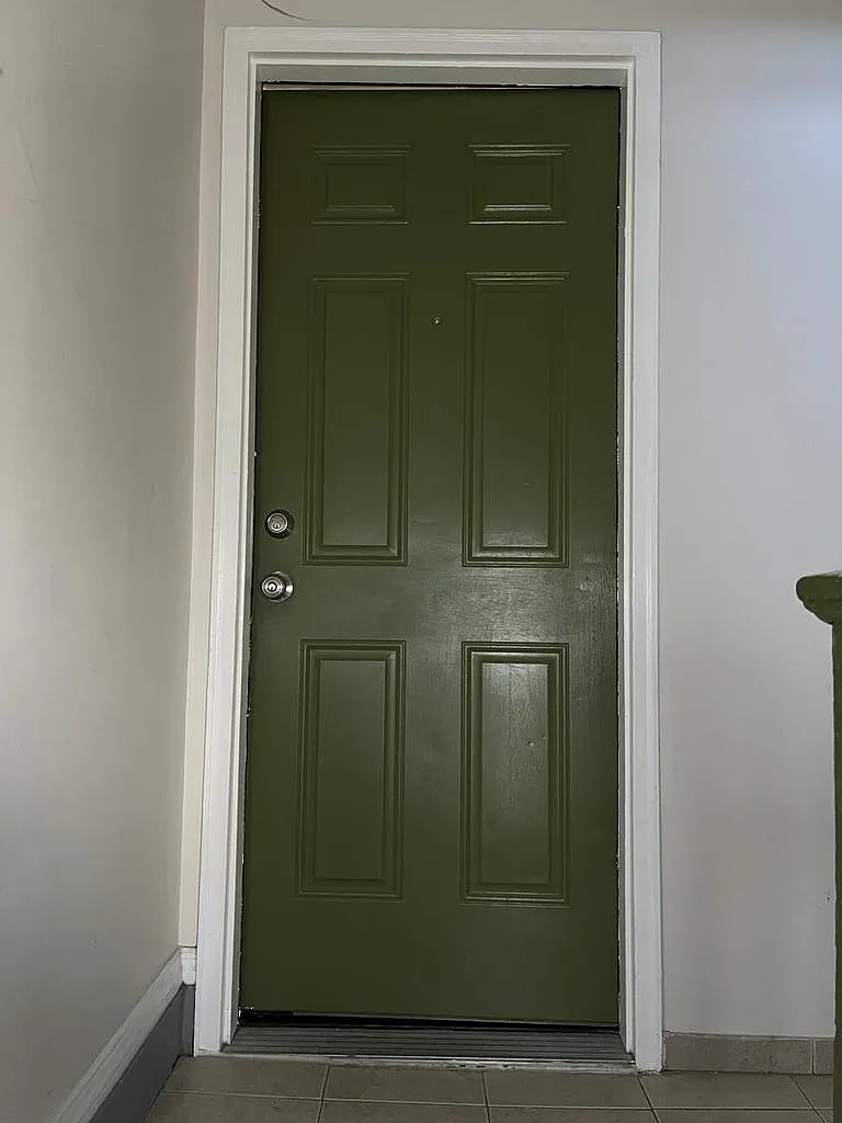3 bed, 1.5 bath, 1200 sqft, $2,400 — Photo 3