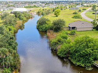 523 NW 19th Pl, Cape Coral, FL 33993