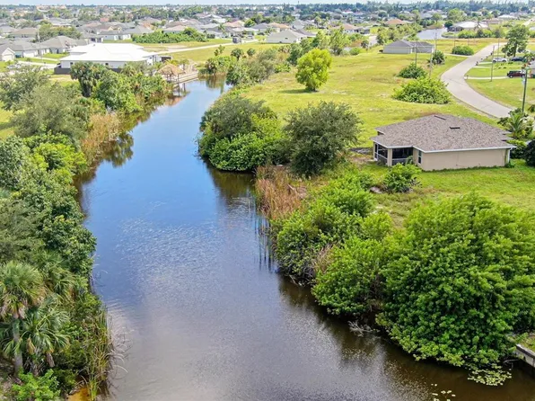 523 NW 19th Pl, Cape Coral, FL 33993