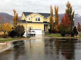 2004 W Chapman Pl, Farmington, UT 84025