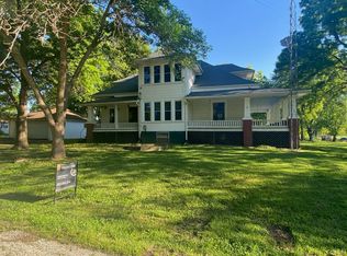 318 W 6th St, Bosworth, MO 64643