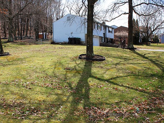 2nd image of 214 Briarwood Ln