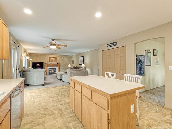 4th image of 8613 196th Street Ct E