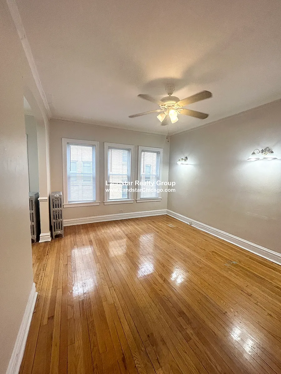 Building Photo - 4931 N Whipple St #1W