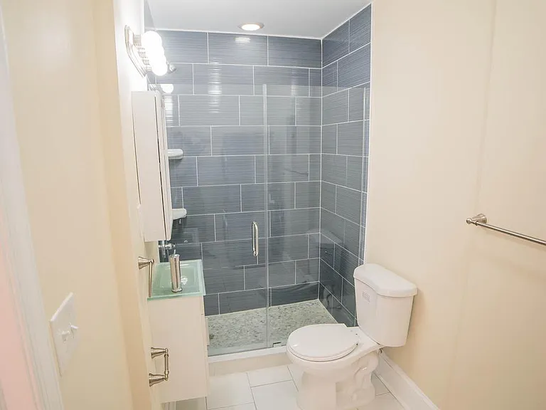 257 S 21st St #3F — Photo 9