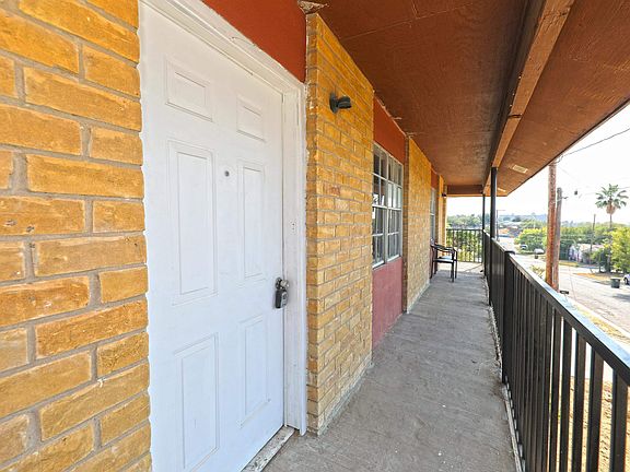4th image of 1001 Reynolds St