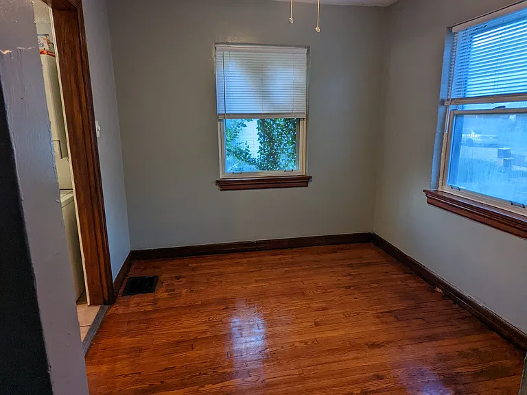 945 Vernon Dr — Photo 14