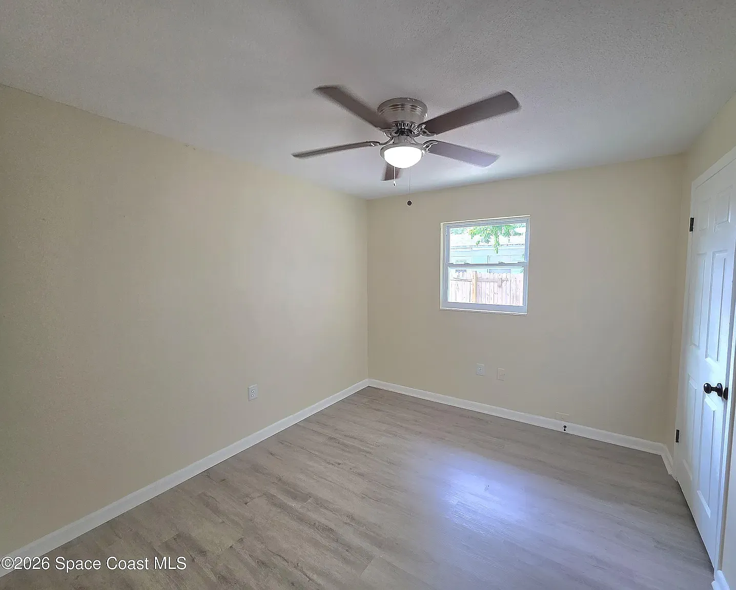 3 bed, 972 sqft, $2,200 — Photo 2