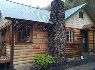 365 Main St, Scottsburg, OR 97473