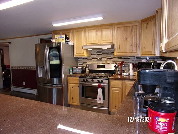 3rd image of 214 N 1st St