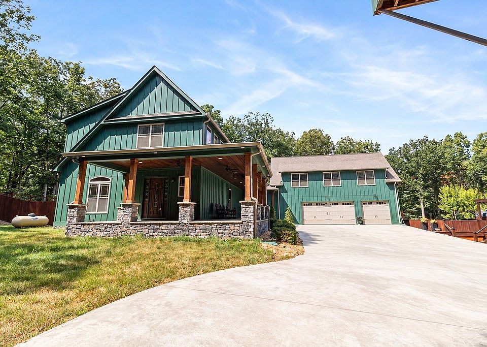1st image of 2661 Cooleys Rift Blvd