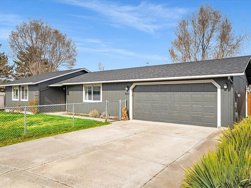 1003 SE Algonquian Loop photo 1