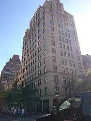 28 East 70th Street in Lenox Hill
