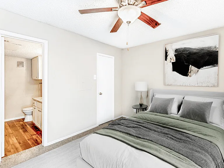 Summers Crossing Apartments — Photo 21