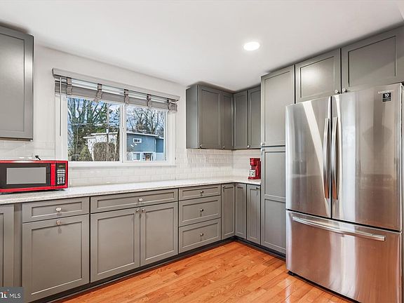 4th image of 4204 Ardmore Pl
