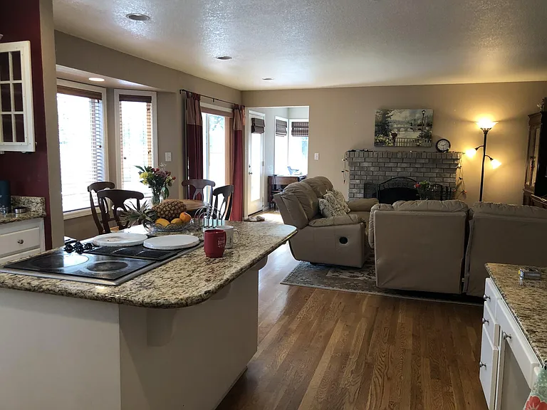 2498 NW Maser Dr — Photo 7