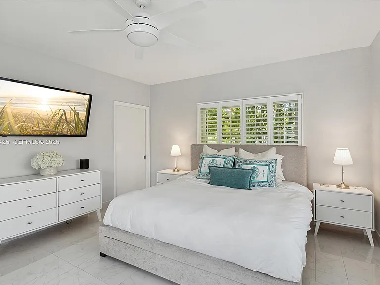 7511 Miami View Dr — Photo 21