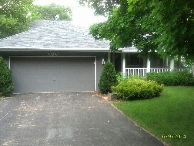 1st image of 208 Ambrose Dr SE