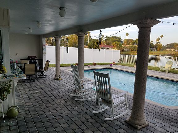4th image of 10919 NW 17th Pl