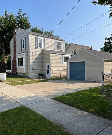 233 W Twelve Mile Rd — Photo 1