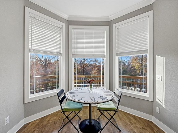 5th image of 2 James Ln