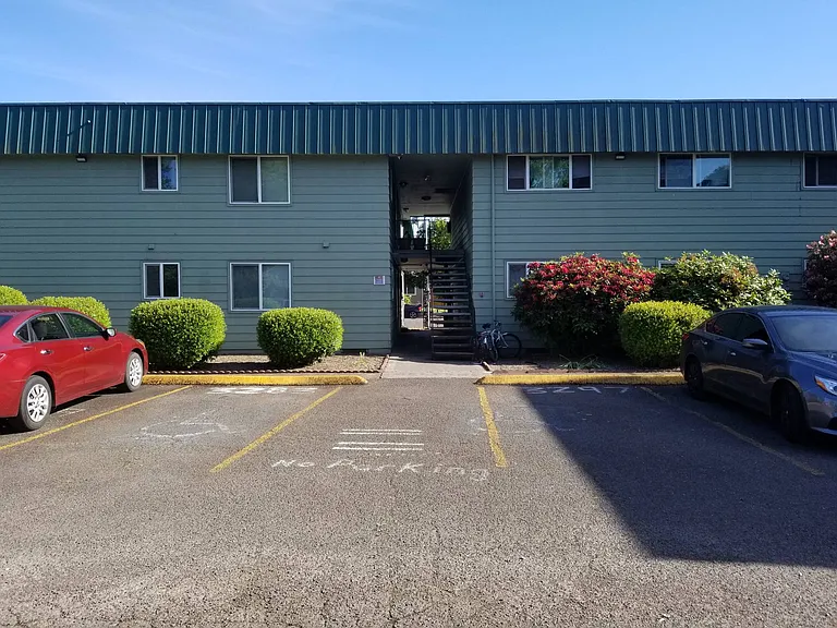 3293 Center St NE — Photo 17