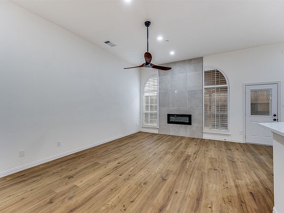 4th image of 14596 Princeton Ct