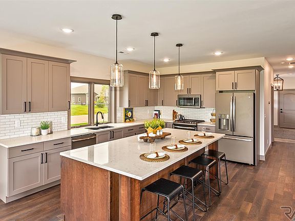 4th image of 701 E El Dorado Ct