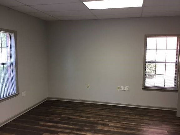 5th image of 2810 Summer Oaks Dr Ste 9