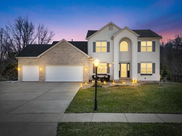 511 Acacia DRIVE #511 Acacia Dr., Grafton, WI 53024