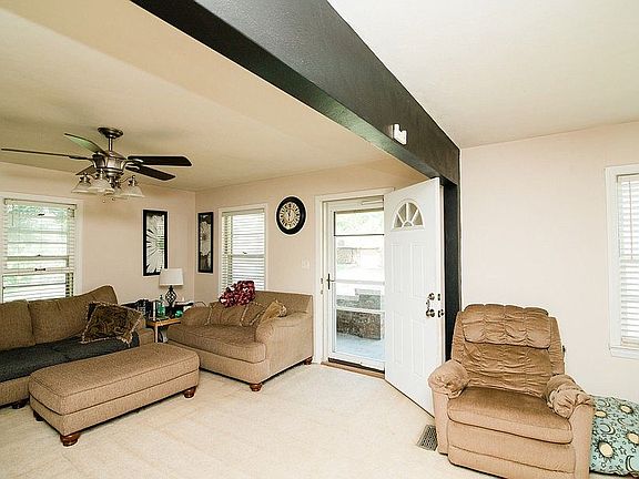 2nd image of 206 Indian Meadow Dr