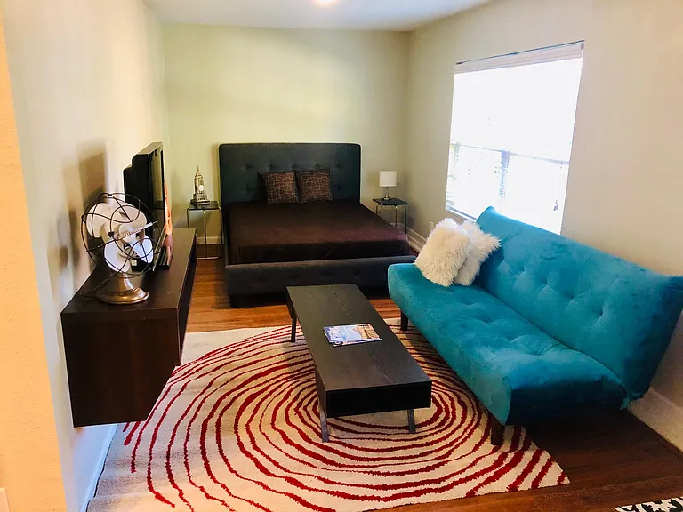 1621 Belle Pl — Photo 5