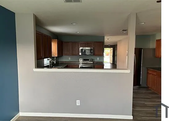 4613 Mountain Oak St — Photo 11