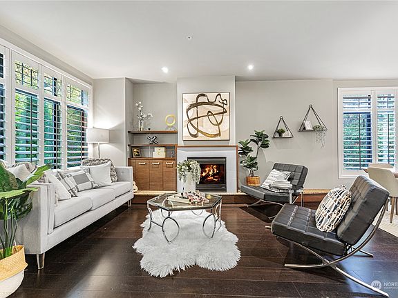 4th image of 10575 NE 12th Place