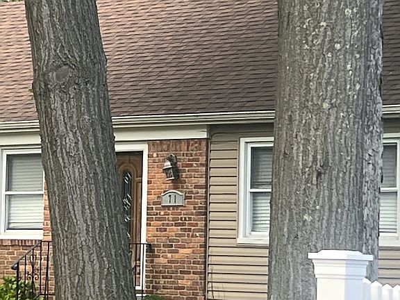 4th image of 71 E Cedar St