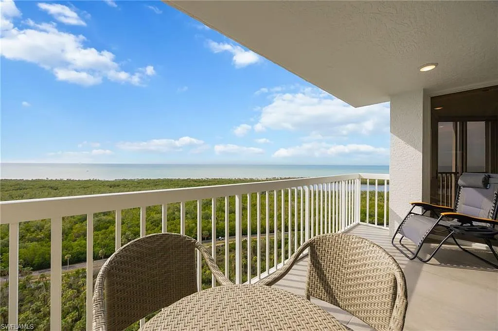 3 bed, 2.0 bath, 1787 sqft, $17,000 — Photo 3