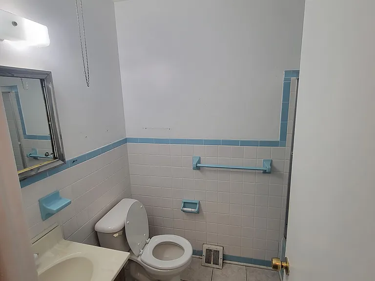10076 Jeanes St #2 — Photo 11