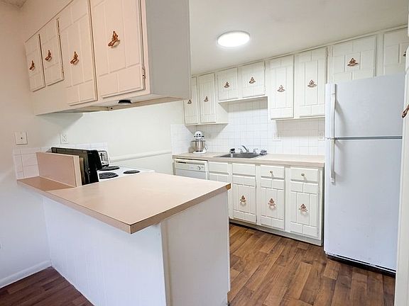 2nd image of 915 Carr St APT 308